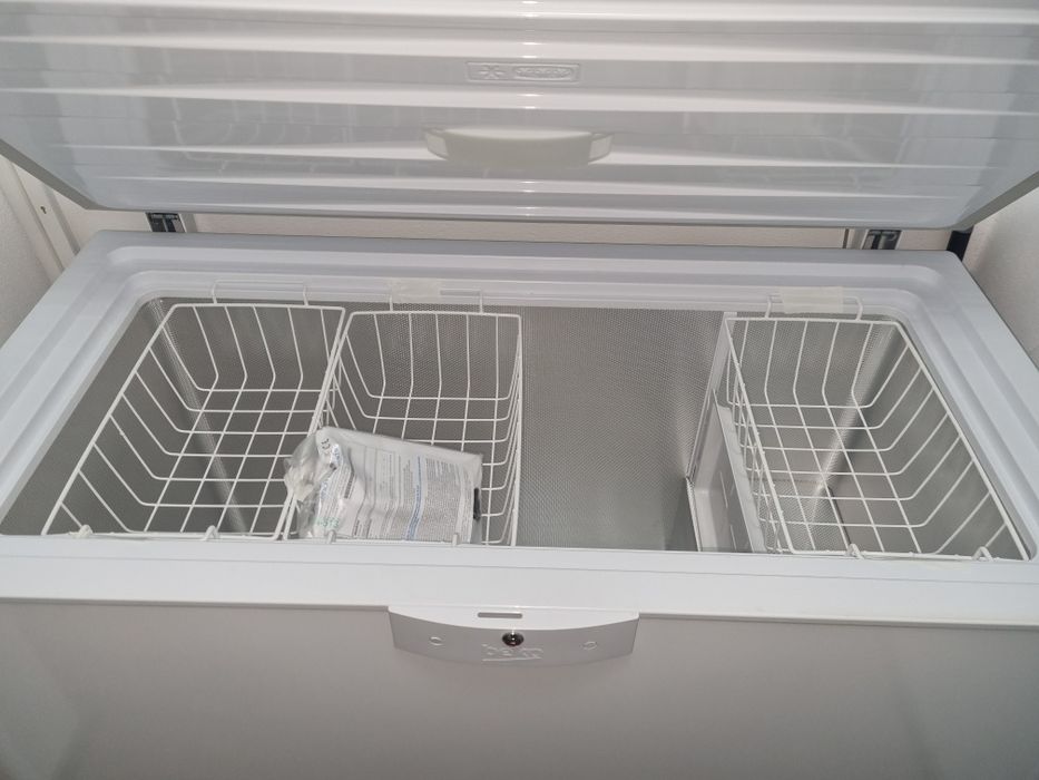 Lada frigorifica beko nou 284 litrii!