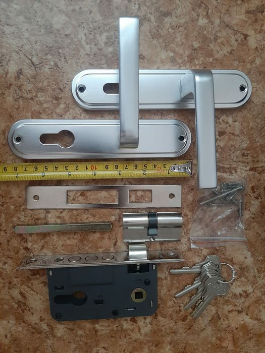 Замки дверные врезные