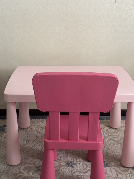 стол и стулчик детский