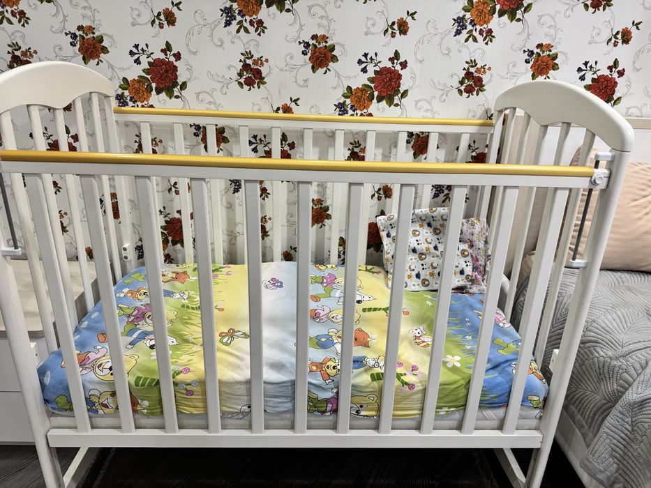 Детская кроватка