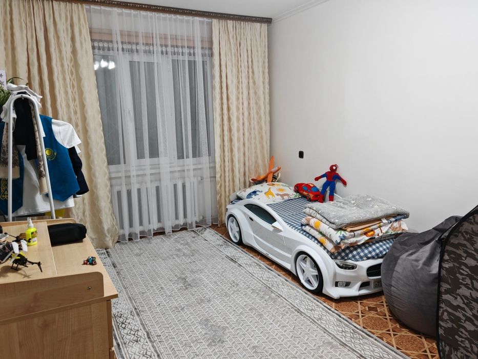 Продам 4х комнатную квартиру