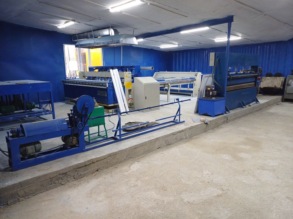 Станок 3д сетки полностью автоматизирован.