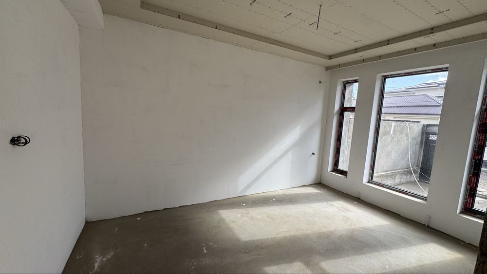 Yevro Uchaska sotiladi