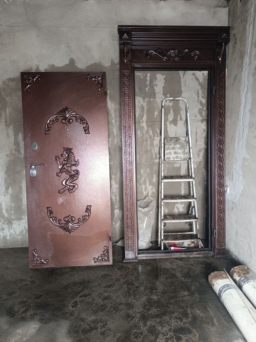 Продаю металлические двери.