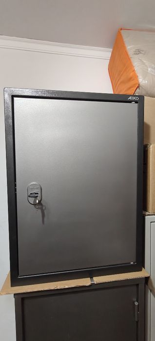 Срочно продам металлический шкаф!