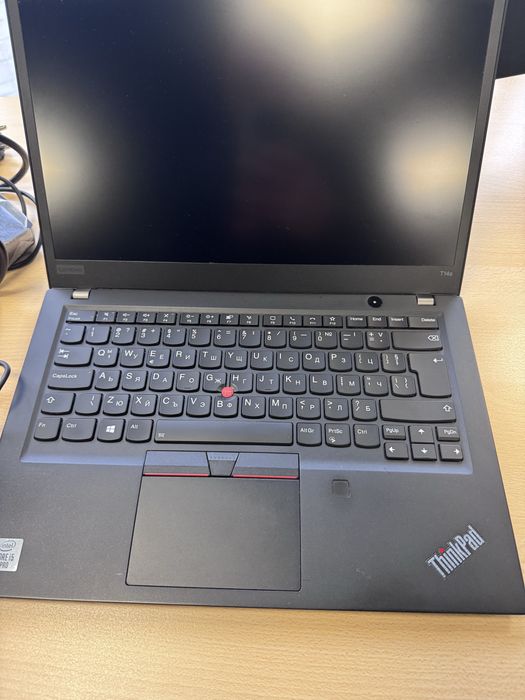 Lenovo T14s Лаптоп