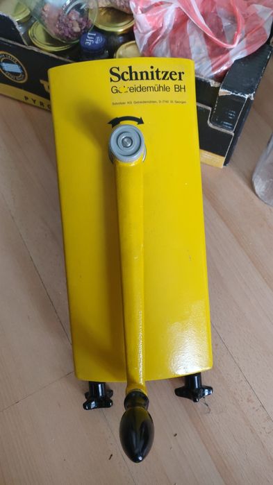 ръчна немска каменна мелничка мелница за брашно зърно лимец ръж нахут