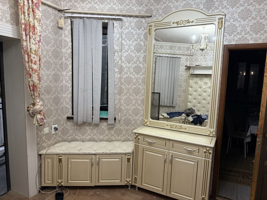 Продам прихожую мебель