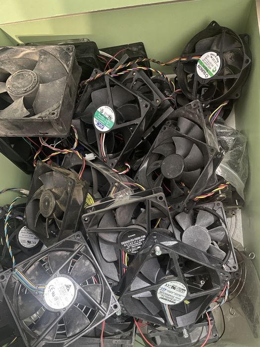 Продам кулера 12v, 80-90мм