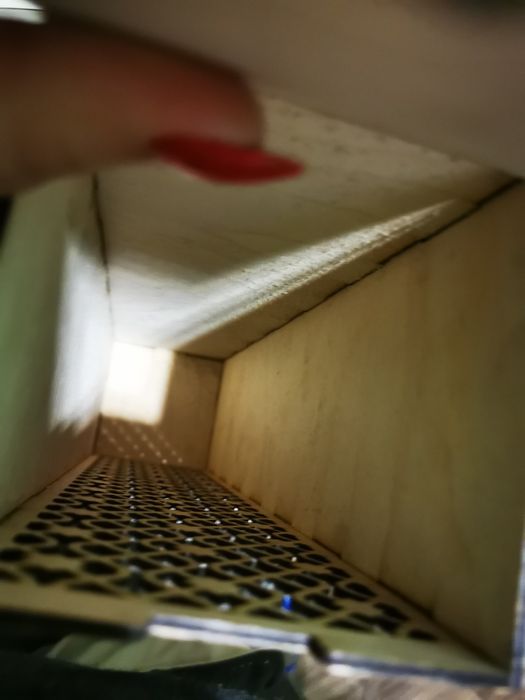 Голяма дървена кутия за бутилка, с лазерна пирография на текст