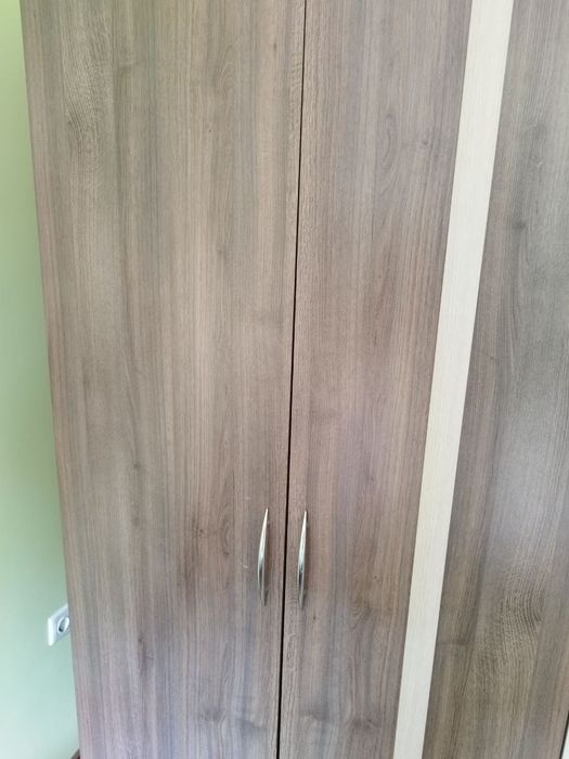 Петкрилен гардероб