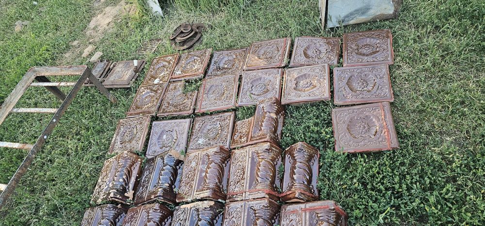 Vând soba de teracotă cu plită