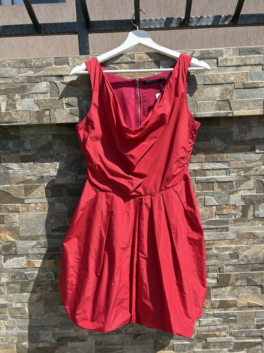 Червена рокля - М размер