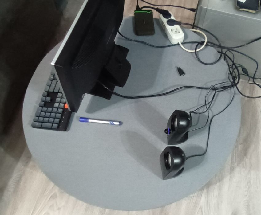 Чойхонный столик. дерево.