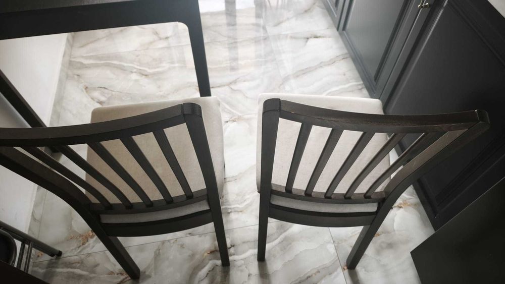 Masa extensibila si scaune Ikea