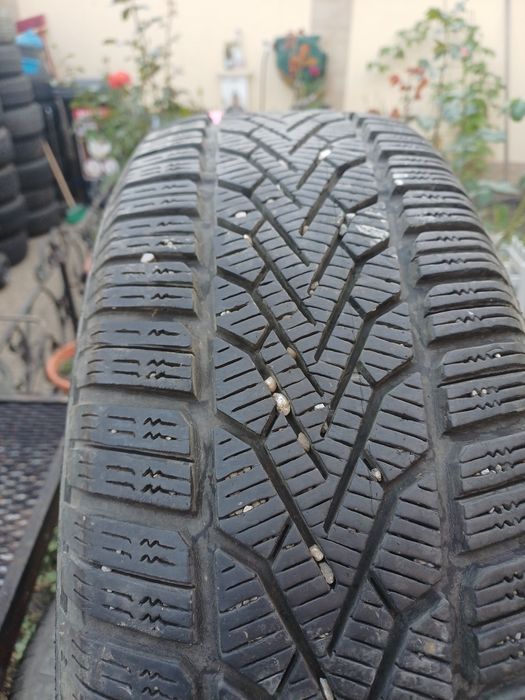 Cauciucuri iarna semperit  215/65/16r