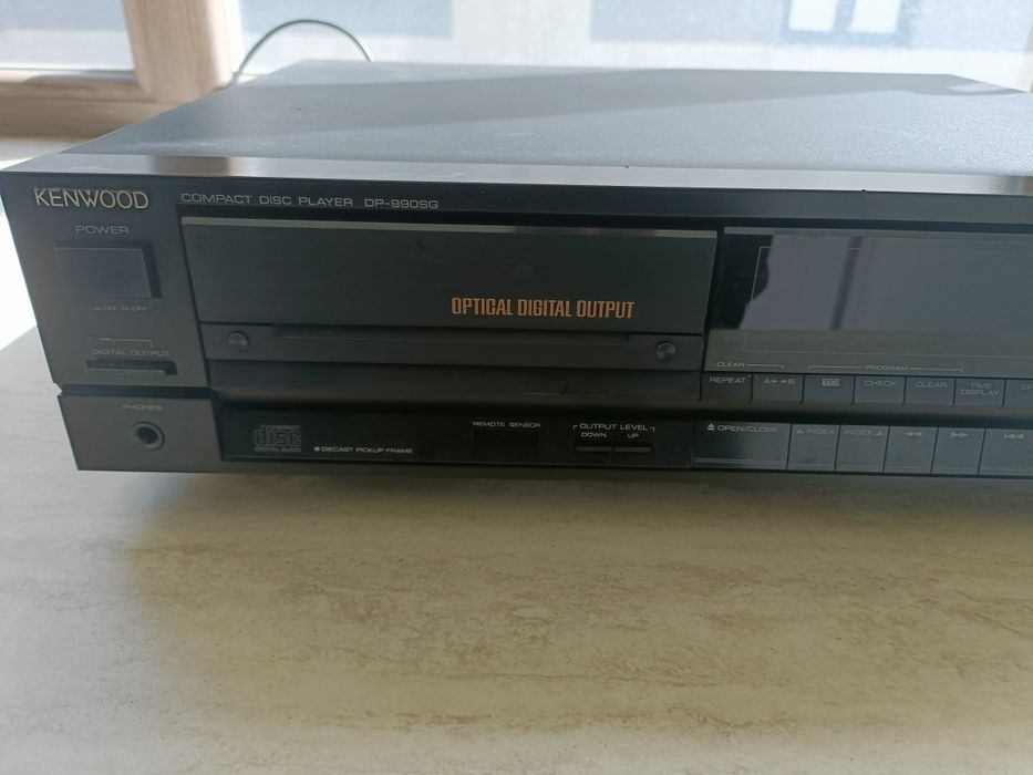 Kenwood DP 990 SG, CD player funcțional, aspect decent