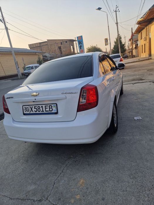 Срочно алло  холатдаги  ласети  сотилади