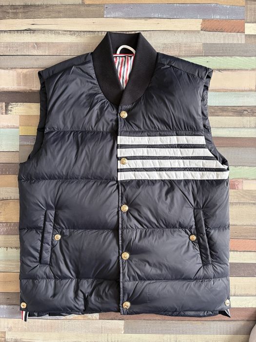 Vesta eleganta Thom Browne