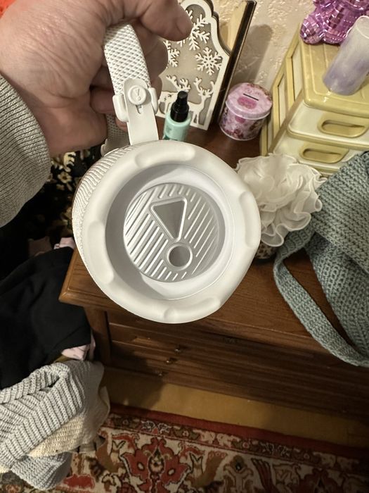 Продам колонку JBL charge 6