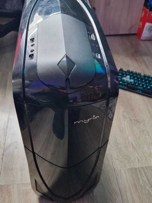 Vand Unitate PC Gaming cu i7 4770 și GTX 660TI,,10GB ram sursa 630 w