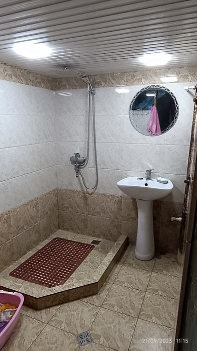 Srochni Uy sotiladi uch tepa Birlda