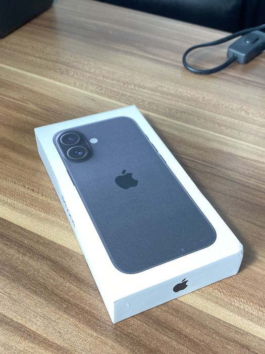 iPhone 16• 128 GB • Black