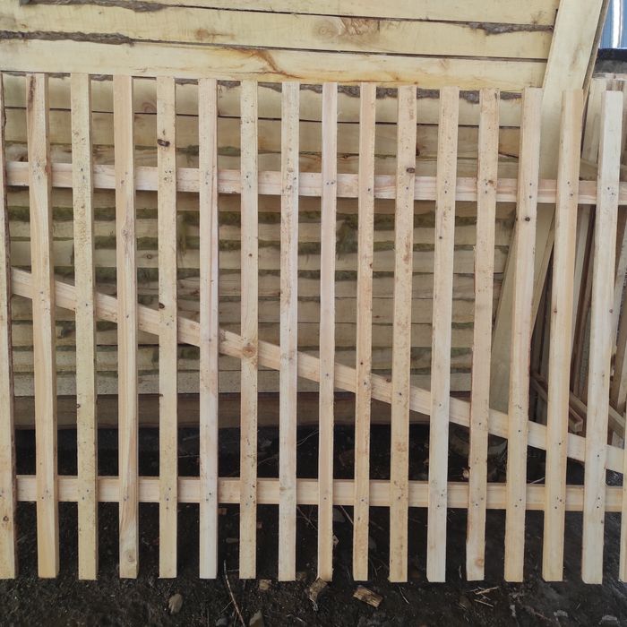 Забор из штакетника