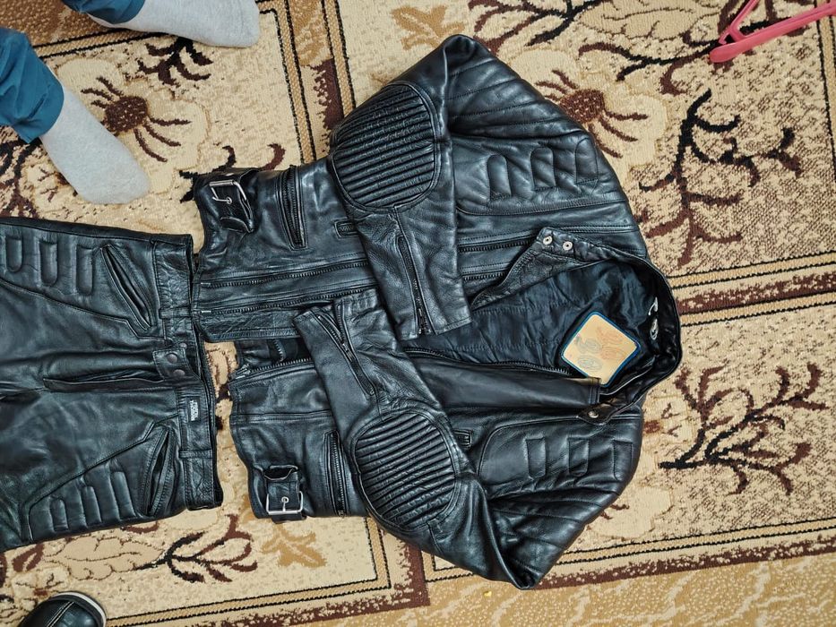 Кожаная мото куртка