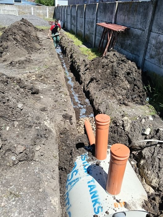 Sapaturi cu miniexcavator, fose septice cu montaj