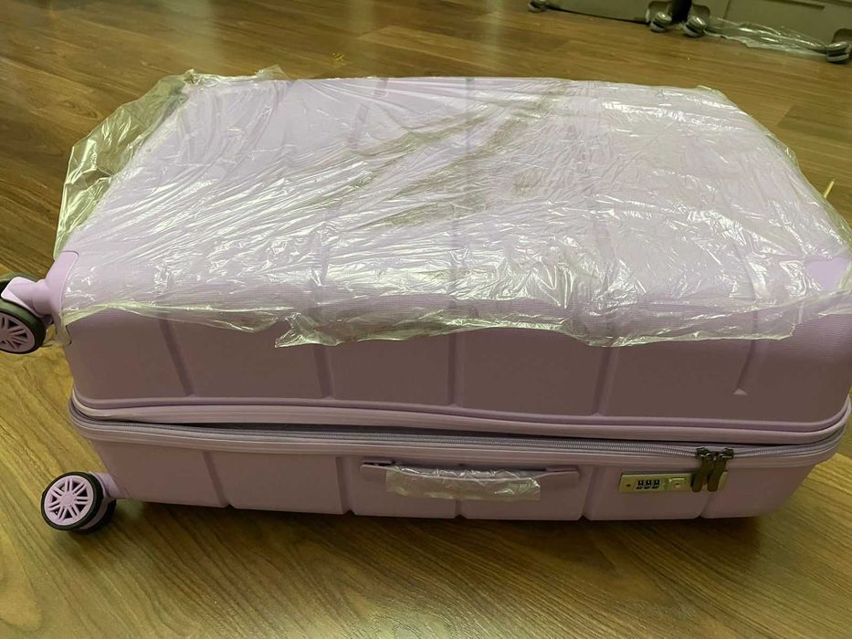 Чемодан 25000 новый