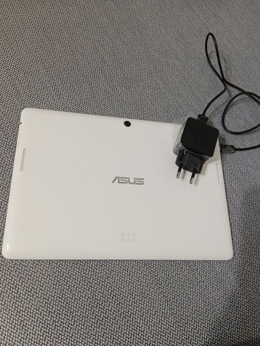 Планшет белый ASUS