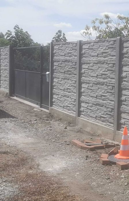 Gard plăci și stâlpi beton diferite modele și zidire gard BOLȚARI.