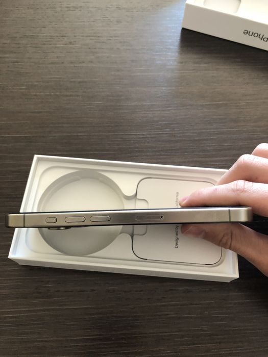Iphone 15 pro 128gb natural titanium