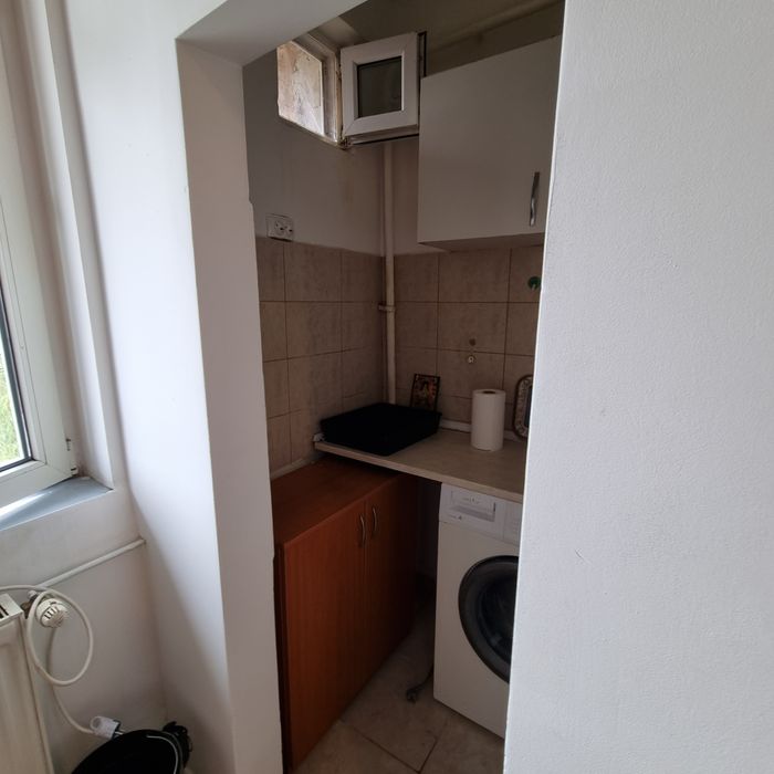 Vand garsoniera sector 4