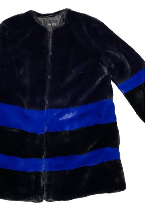 Пухено яке Guess