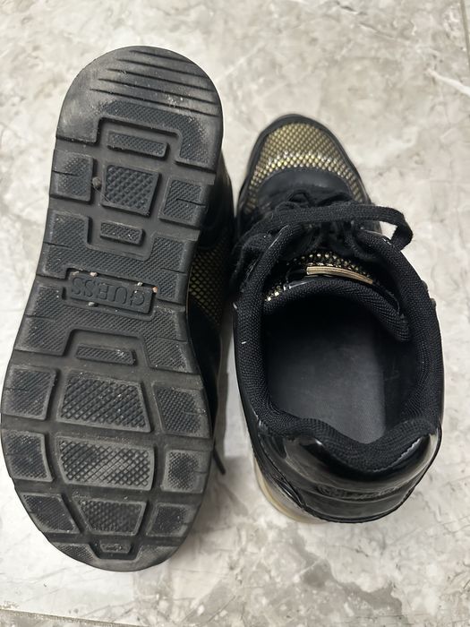 Кроссовки женские