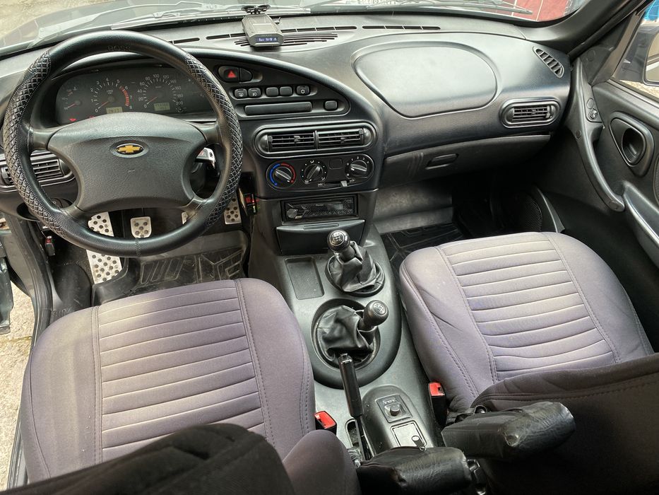Niva chevrolet sotiladi