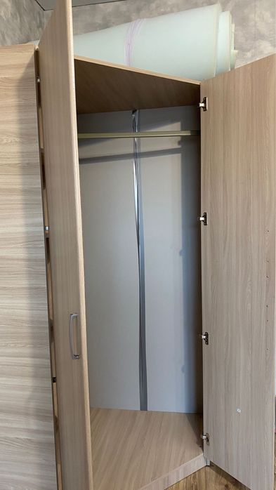 Продам шкаф угловой