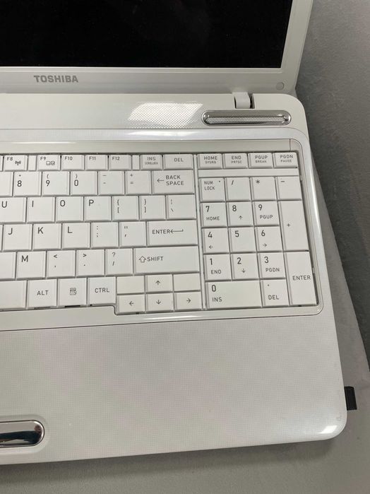 Toshiba Satellite L755 15.6" hd i5-2410M 4GB 480 ssd