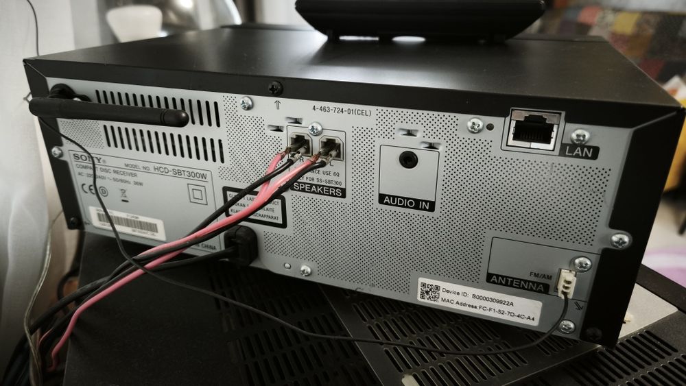 Sistem audio cu bluetooth  SONY cmt-sbt300w ,cu telecomanda
