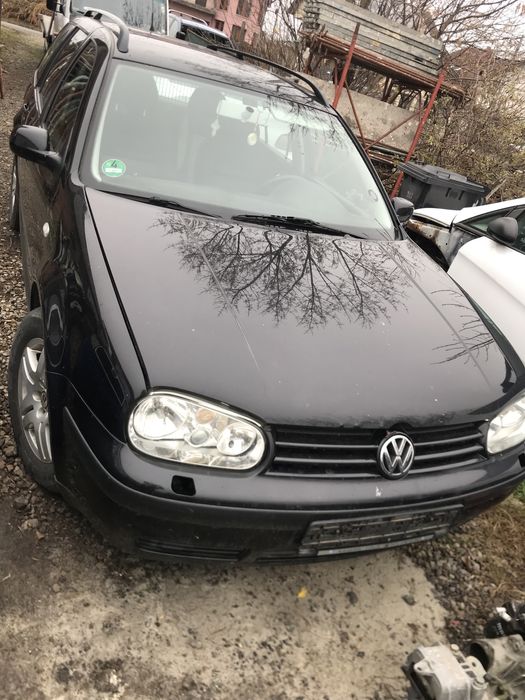 Dezmembrez Golf 4