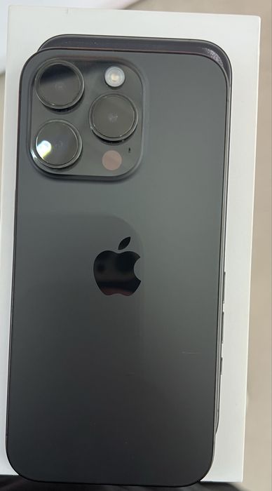 Iphone  15 Pro – stare foarte bună – baterie 88% – deblocat
