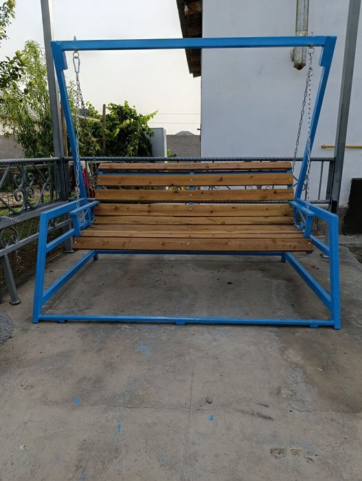 Садовая качеля...