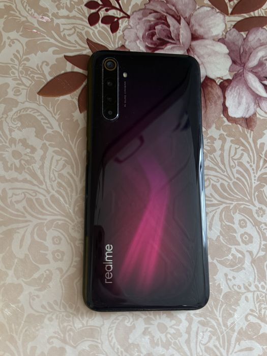 Телефон Realme 6 pro