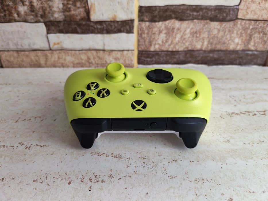 Controllere / maneta Xbox Series X/S/PC nou