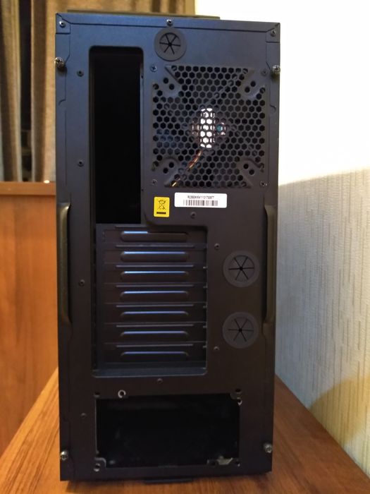 Продам корпус Cooler Master Silencio 550