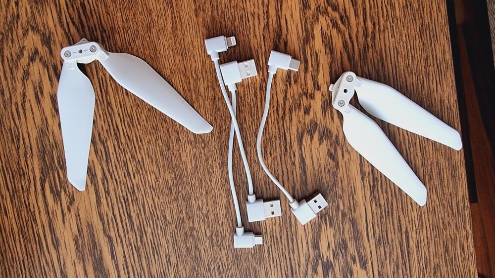 Vand drona ce filmeaza in 4k