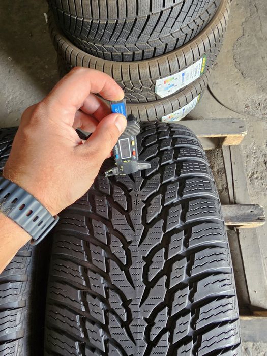 2 anvelope iarna 215 60 17 Nokian 6.7mm 2021