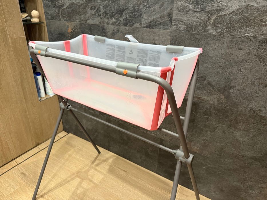 Вана със стойка Stokke